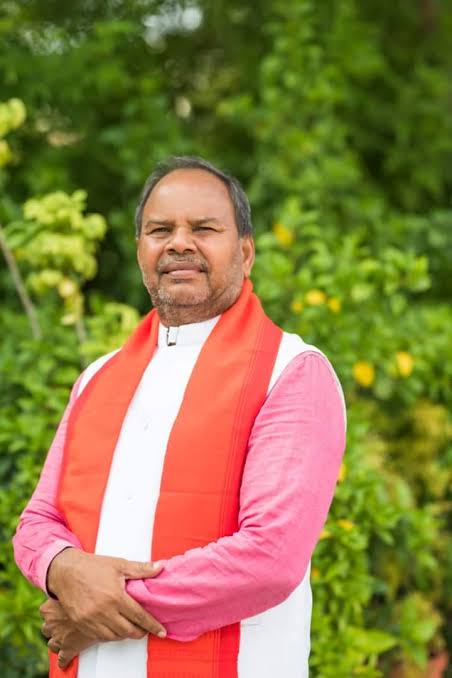 Bharatsinhji Dabhi photographed outdoors in the constituency